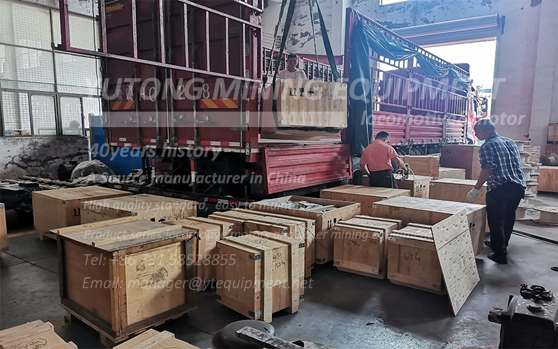 Mining electric locomotive parts sent to South America