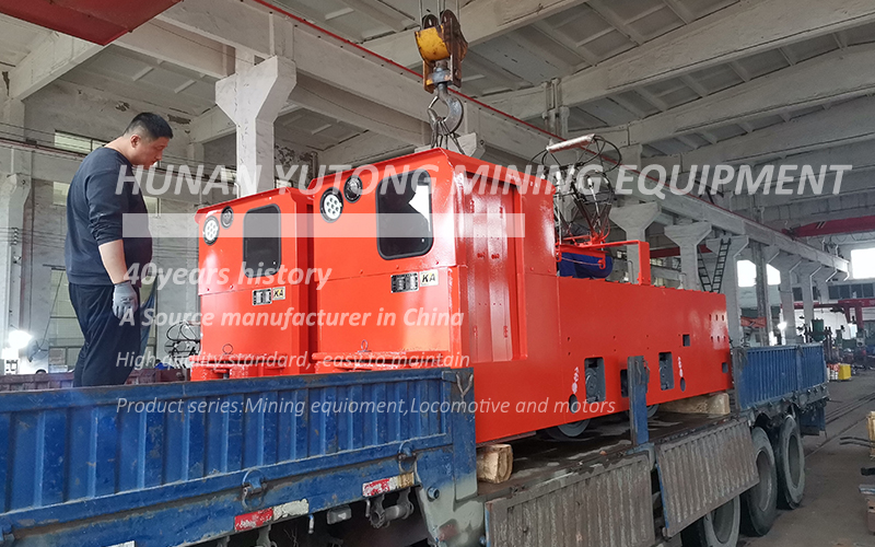 Shipment of 10-ton mining trolley locomotives