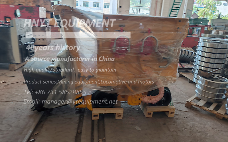 Export of 2.5 ton battery locomotives and rock loader 1.jpg