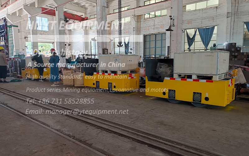 Shipment of 2.5 ton lithium battery Xiangtan locomotives and ZQ-26 rock lo