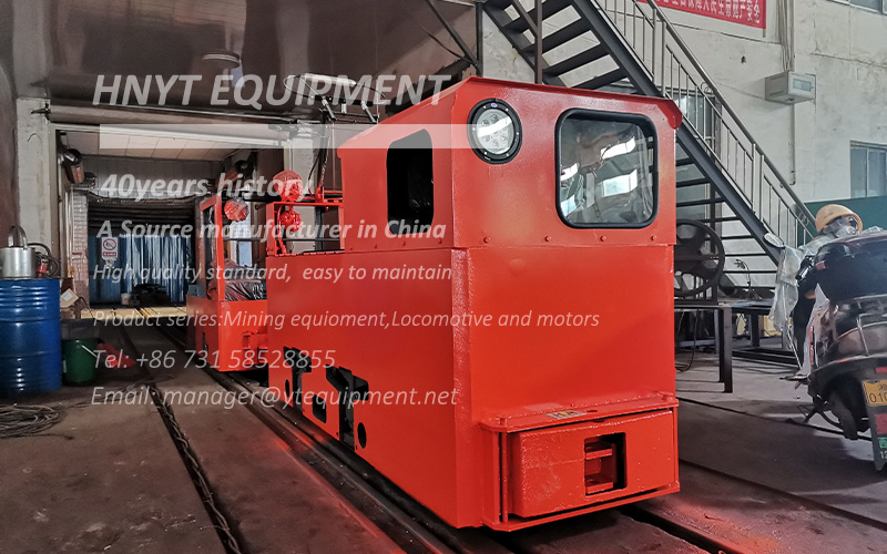 Shipment of 5 ton trolley wire locomotives 1.jpg