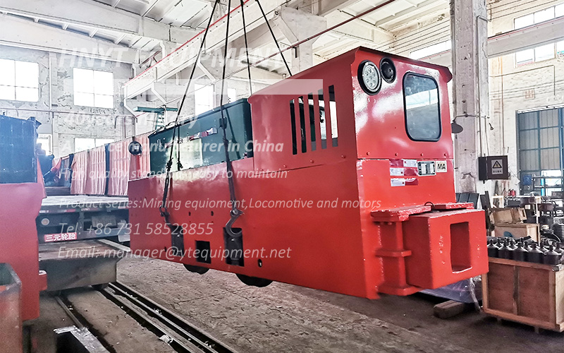 delivery of 8 ton battery locomotives 3.jpg