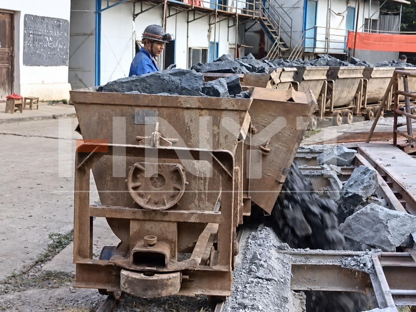 tipping-mine-wagon-discharging-material.jpg tipping-mine-wagon-discharging-material.jpg