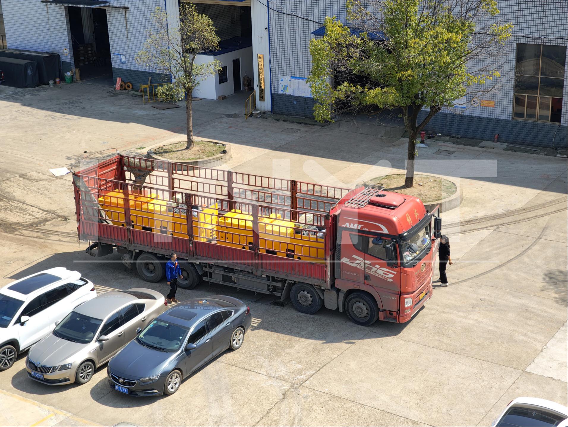03-10-ton-trolley-wire-locomotives-truck.jpg 03-10-ton-trolley-wire-locomotives-truck.jpg