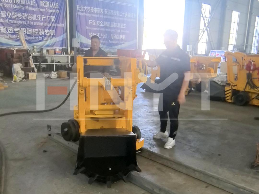 zq13-air-loader-factory-test-front-view.jpg zq13-air-loader-factory-test-front-view.jpg